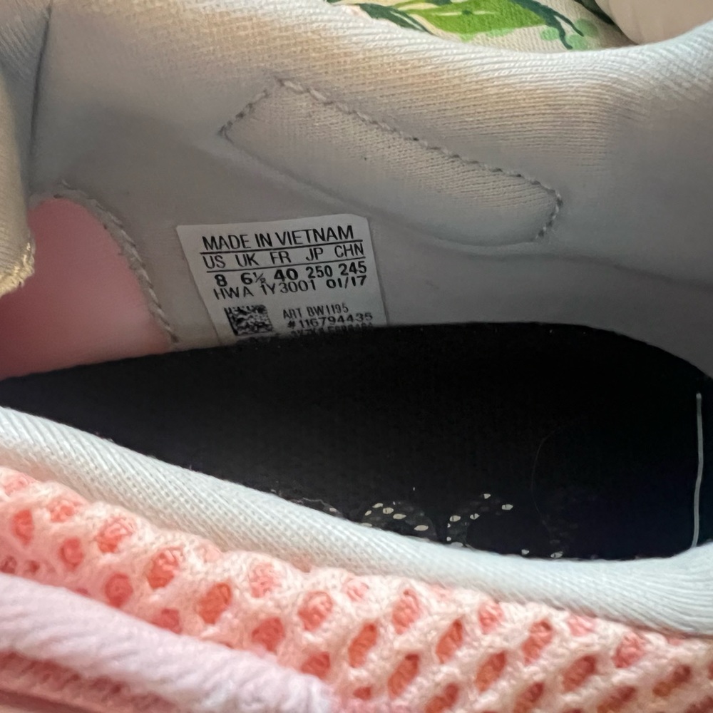 - Pink Adidas AlphaBounce running shoes - Picture 7 of 7